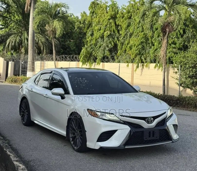 Toyota Camry 2020 White