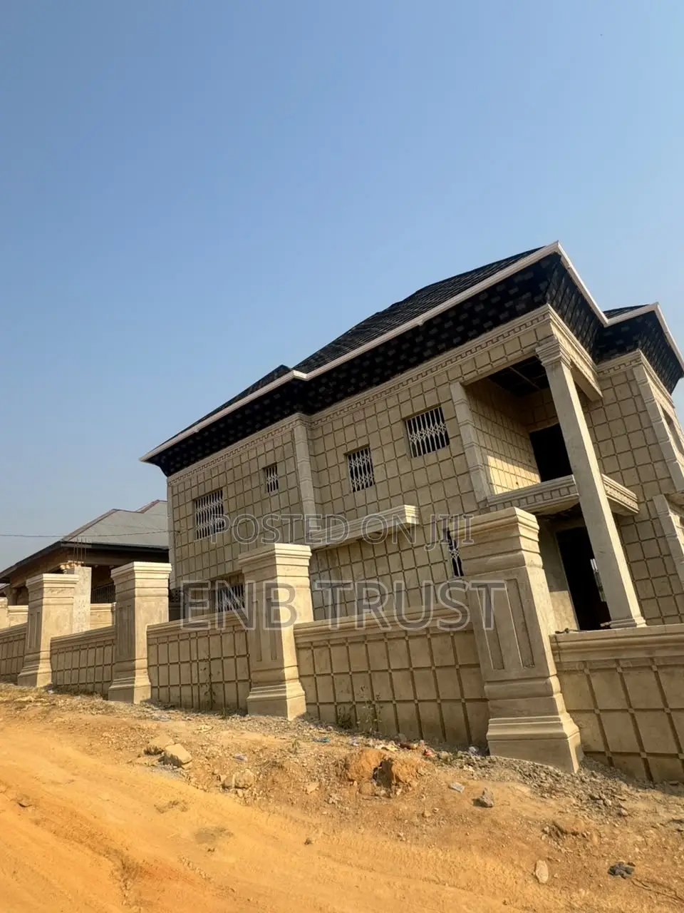 6bdrm Duplex in Bekwai Dominase for sale