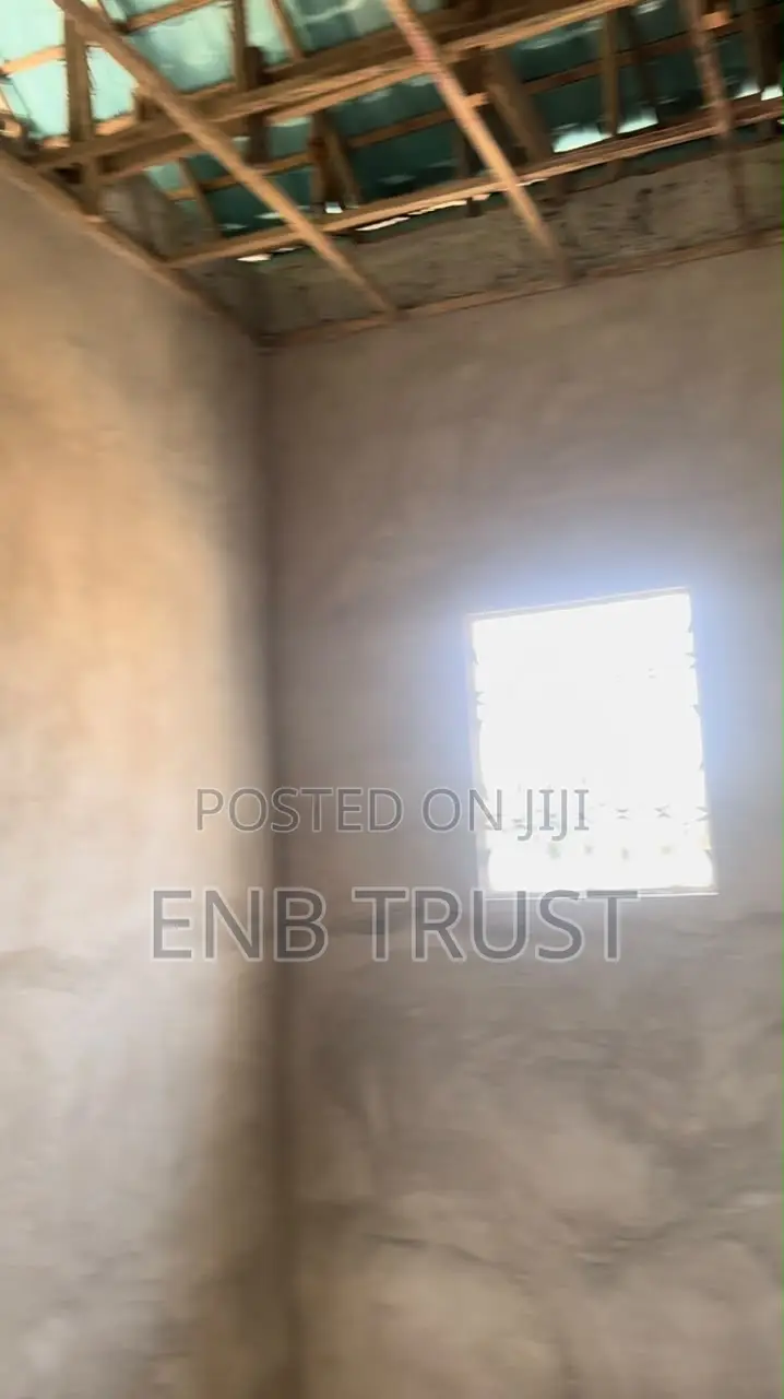 6bdrm Duplex in Bekwai Dominase for sale