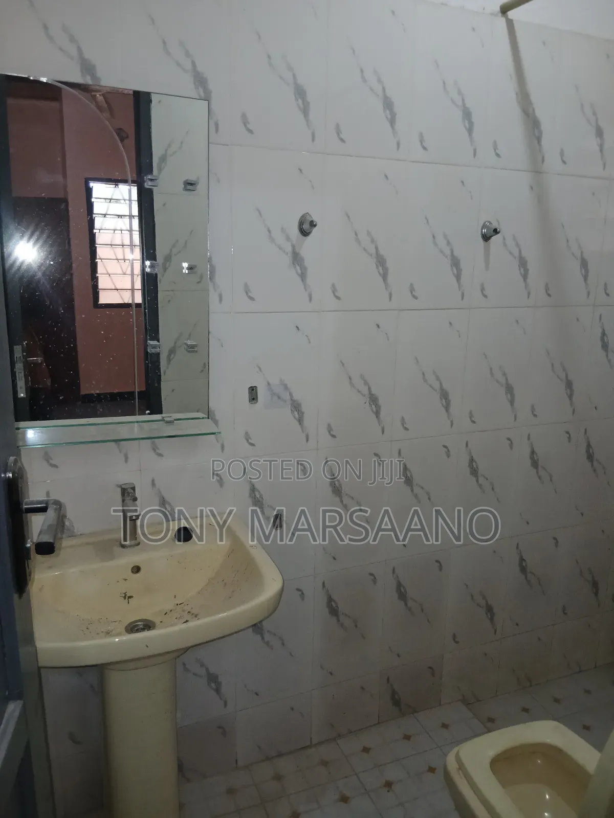 3bdrm House in Haatso, Asore Junction for rent