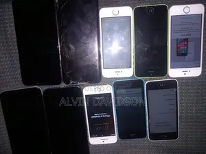 Bunch of iPhone 5 5s 5c and 16 Pro Max