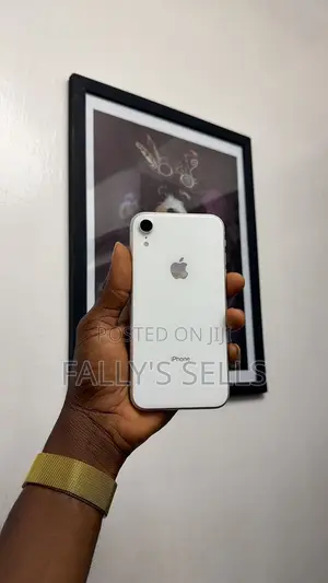 Apple iPhone XR 64 GB White
