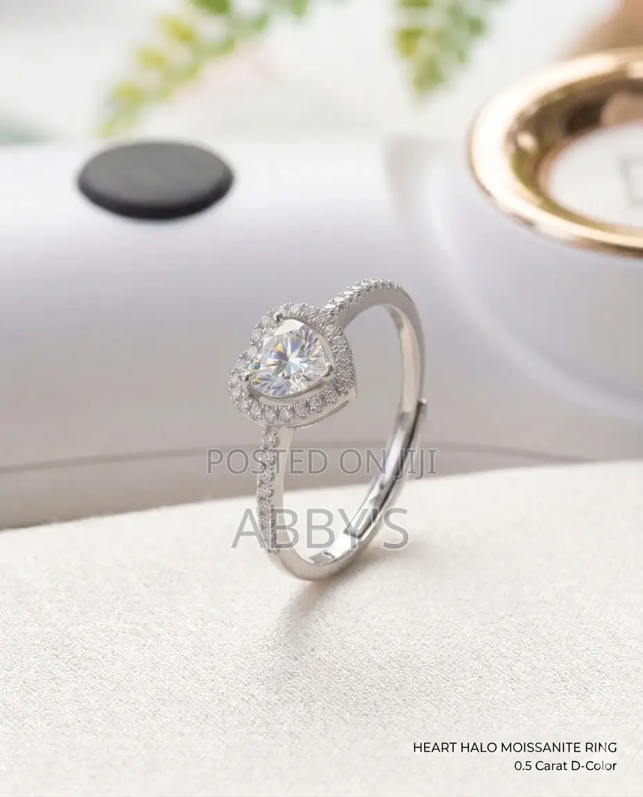 Adjustable 0.5ct Heart Halo Moissanite Diamond Proposal Ring