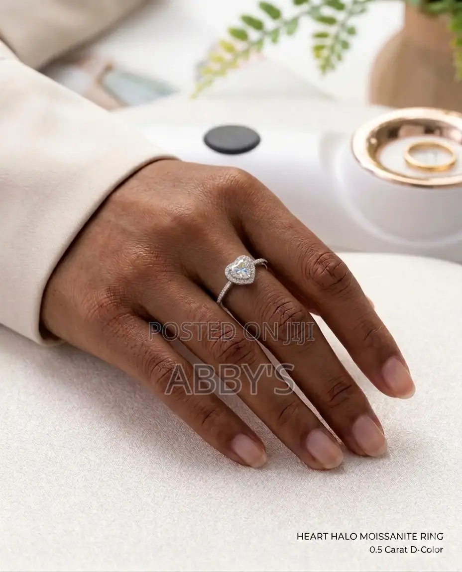 Adjustable 0.5ct Heart Halo Moissanite Diamond Proposal Ring