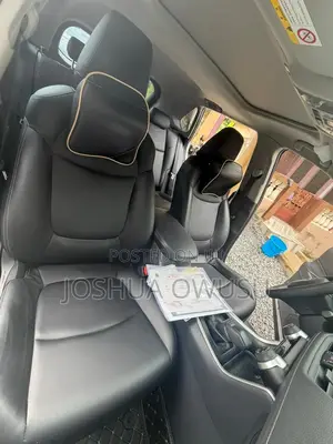 Toyota RAV4 XLE 2021 White