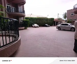 Furnished 2bdrm Apartment in Boundary Road Area for rent