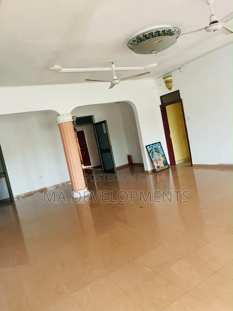 4bdrm Apartment in Madev Realty, Lapaz for rent