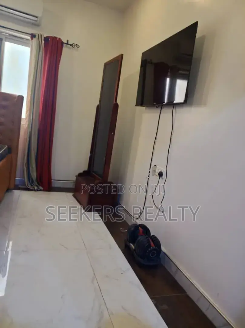 Furnished 2bdrm Apartment in Seekers Realty, Oxford Street for rent