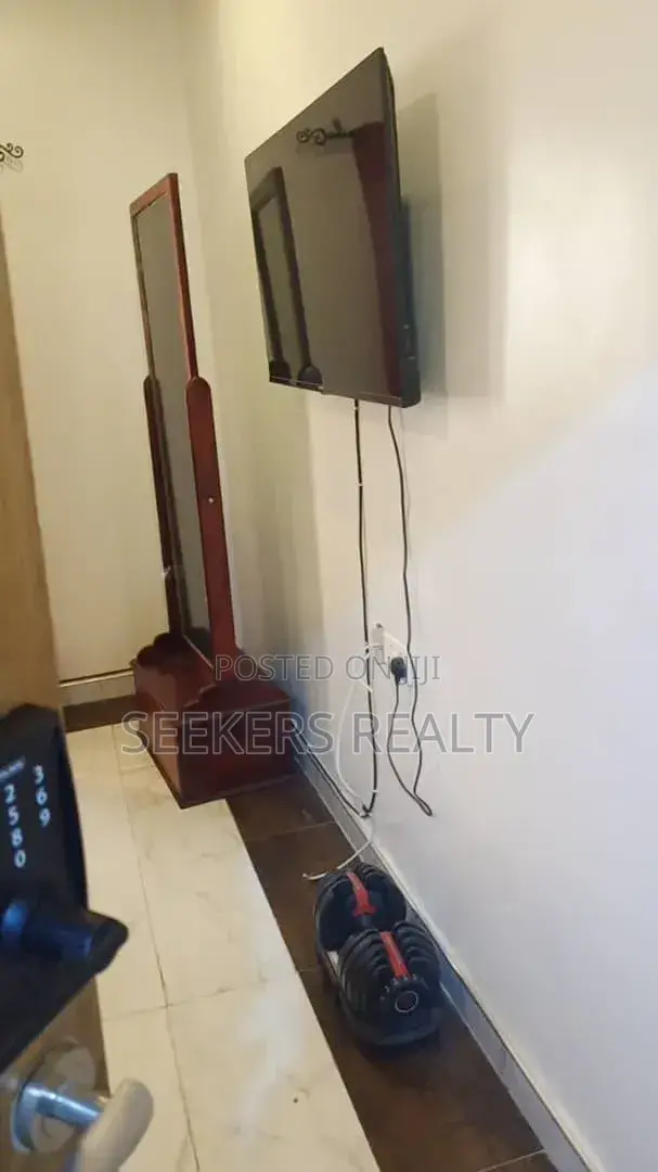 Furnished 2bdrm Apartment in Seekers Realty, Oxford Street for rent