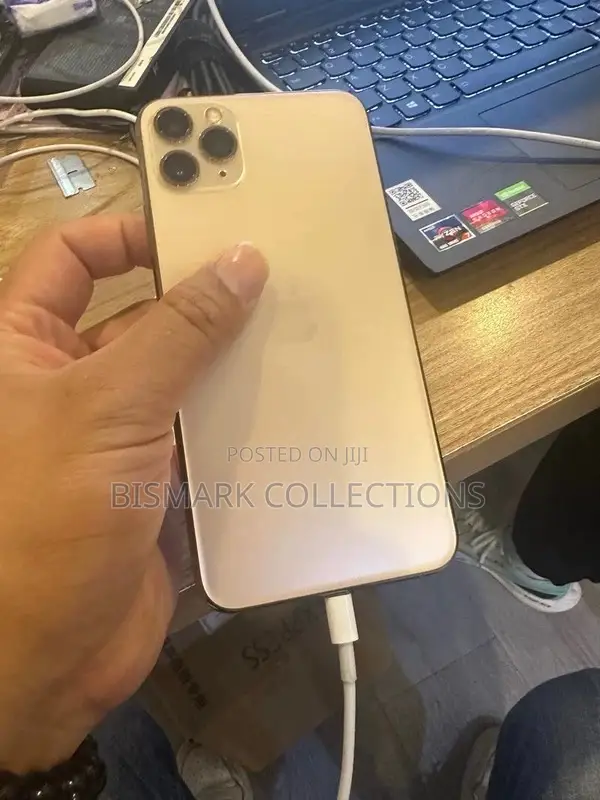 Apple iPhone 11 Pro Max 64 GB Gold