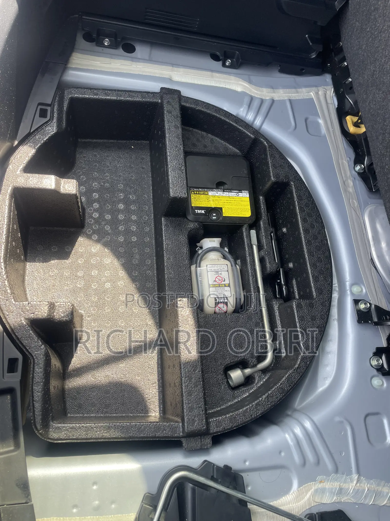 Toyota Vitz 1.3 AWD 5dr 2012 Silver