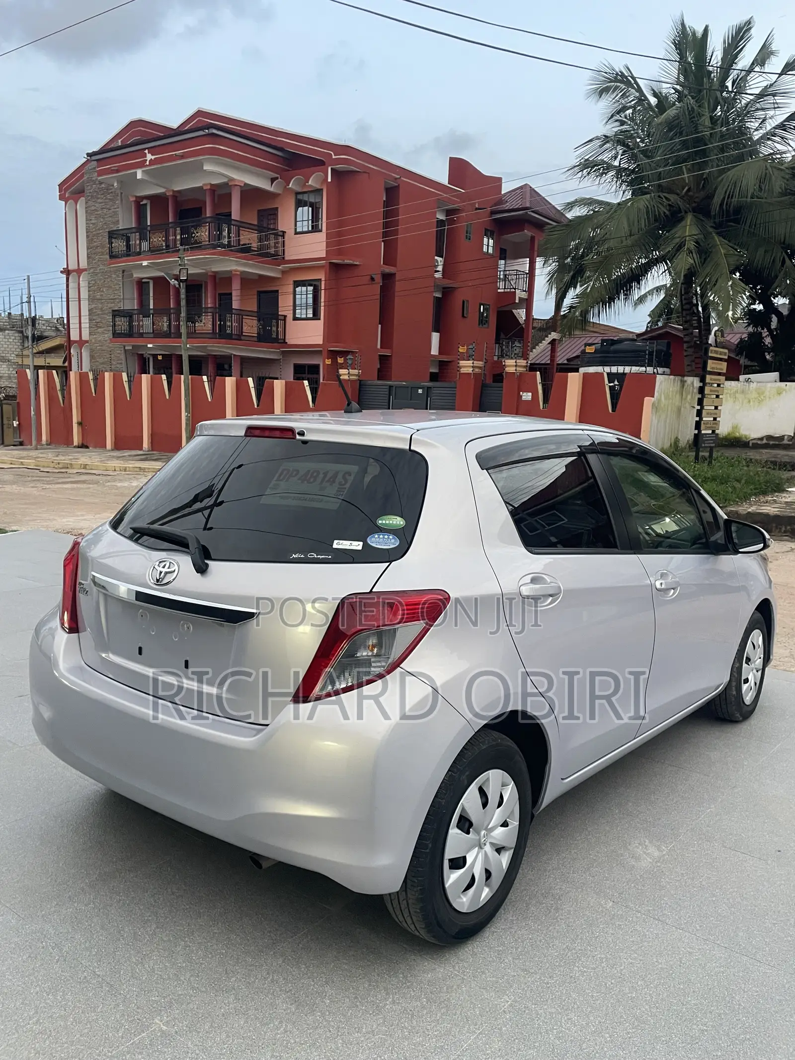 Toyota Vitz 1.3 AWD 5dr 2012 Silver