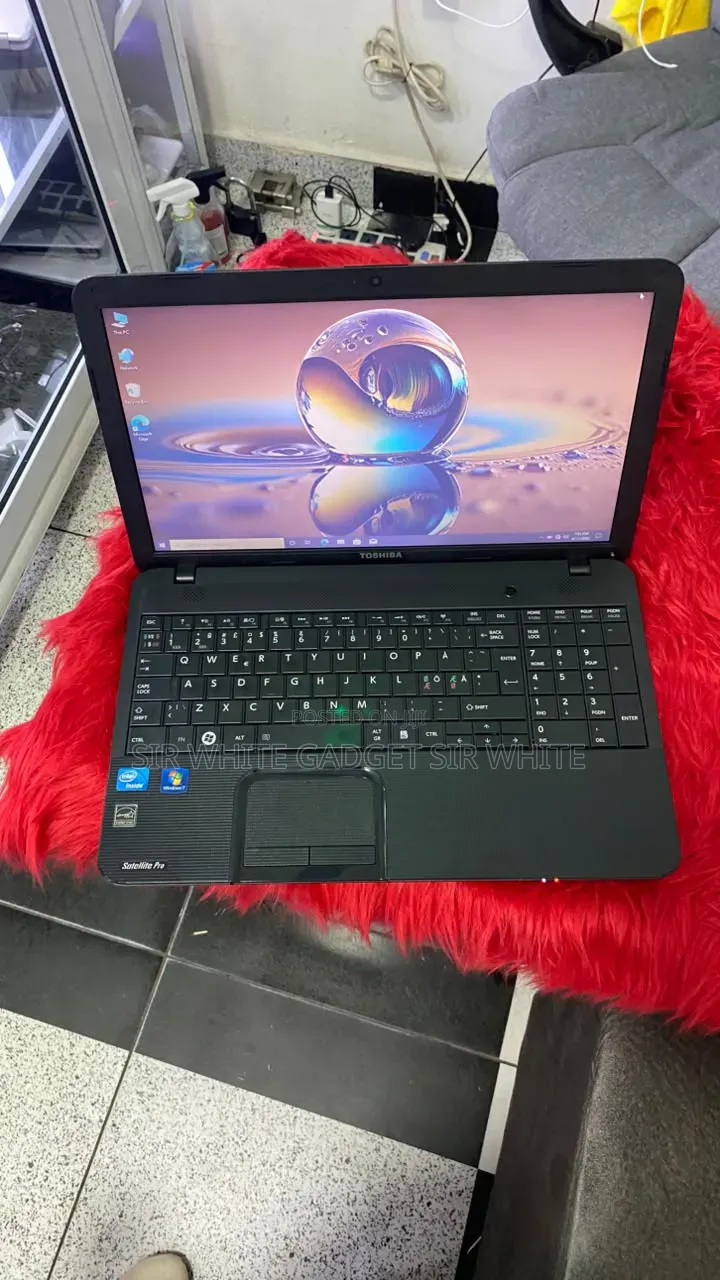 Laptop Toshiba Satellite C850 8GB Intel HDD 500GB
