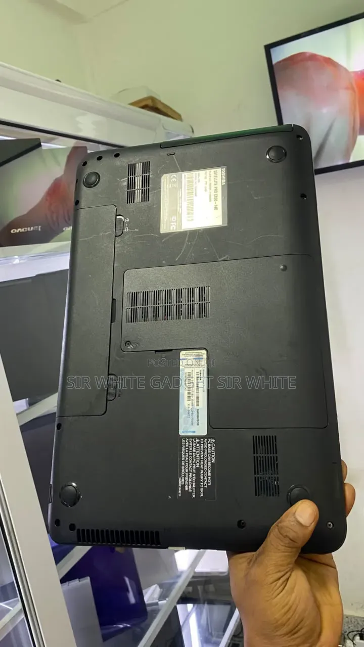Laptop Toshiba Satellite C850 8GB Intel HDD 500GB