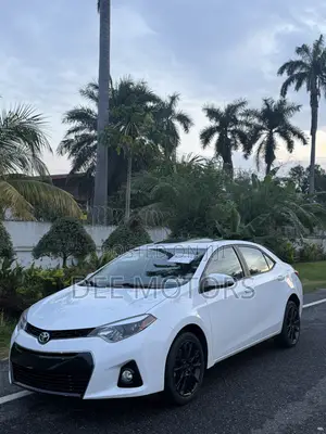 Toyota Corolla S w/Special Edition Pkg (1.8L 4cyl CVT) 2016 White