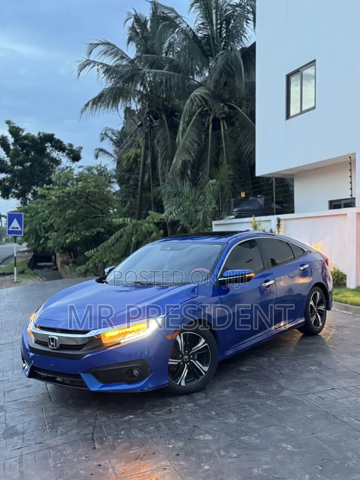 Honda Civic Touring 4dr Sedan (1.5L 4cyl) 2017 Blue