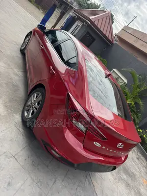 Hyundai Elantra SE 2019 Red