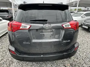 Toyota RAV4 LE 4dr SUV (2.5L 4cyl 6A) 2014 Gray