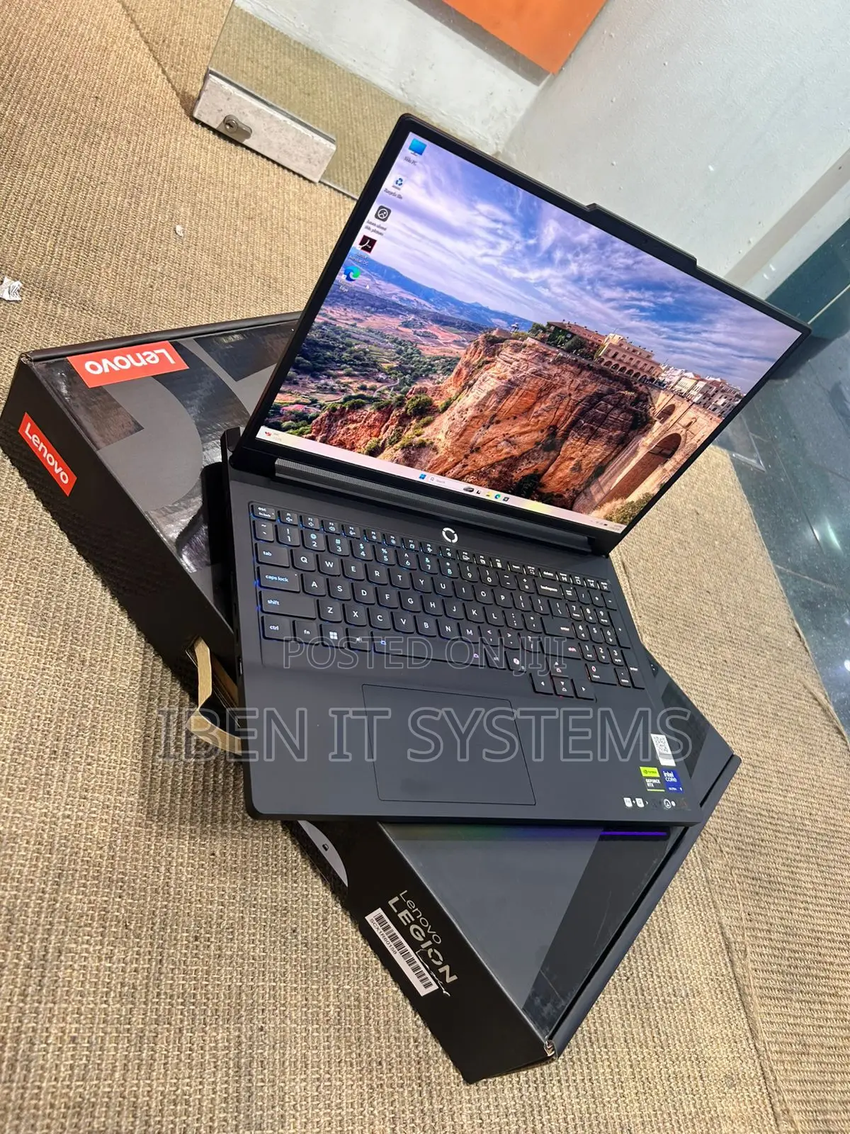 New Laptop Lenovo Legion Pro 7 64GB Intel Core Ultra 9 SSD 1T