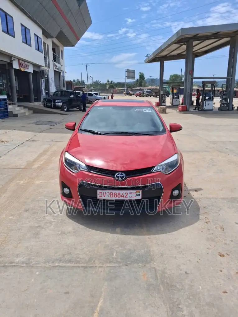 2016 Toyota Corolla S (1.8 L)