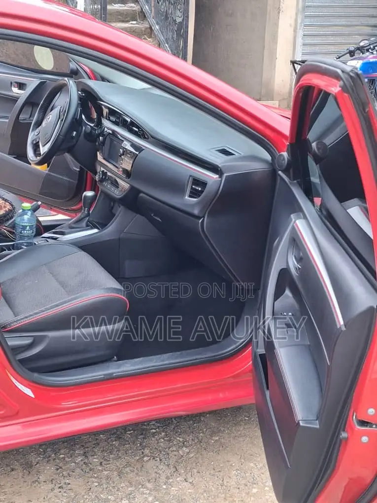 2016 Toyota Corolla S (1.8 L)