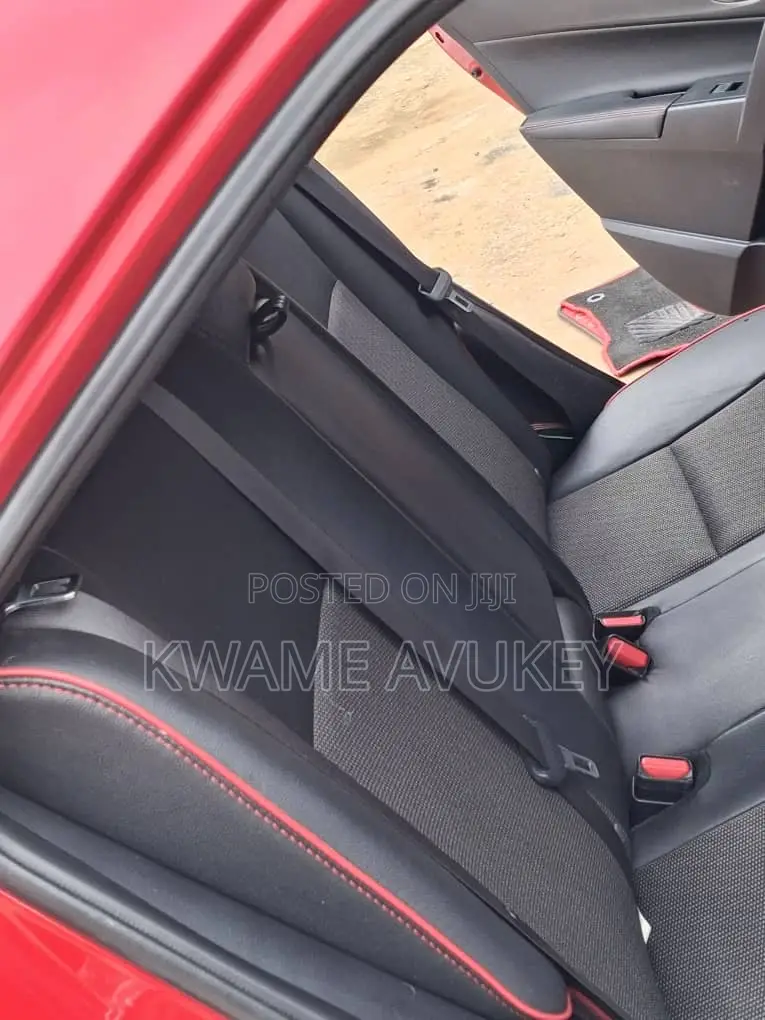 2016 Toyota Corolla S (1.8 L)