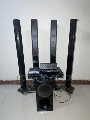 Samsung Home Theater With Great Woofer and Surrounds