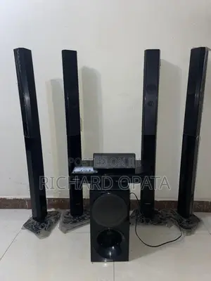 Samsung Home Theater With Great Woofer and Surrounds