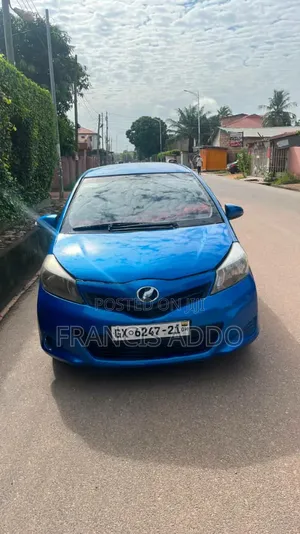 Toyota Vitz 2012 Blue