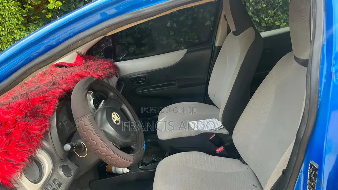 Toyota Vitz 2012 Blue