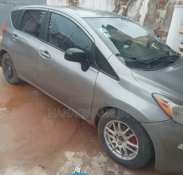 Nissan Versa 1.6 S 4dr Sedan (1.6L 4cyl 4A) 2015 Gray