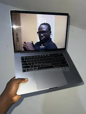 Laptop Apple MacBook Pro 2018 16GB Intel Core i7 SSD 512GB
