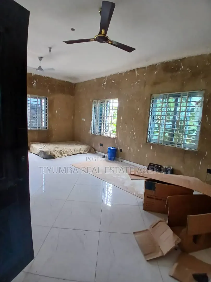 500sqm Warehouse for Rent.