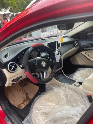 Mercedes-Benz GLA 250 2015 Red