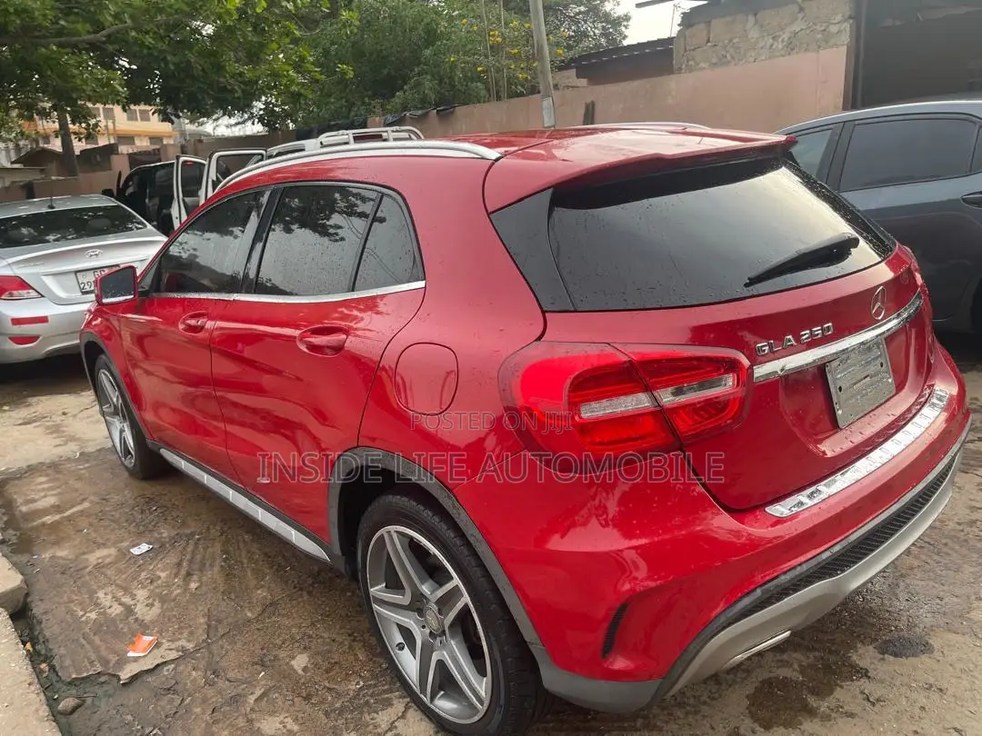 Mercedes-Benz GLA 250 2015 Red