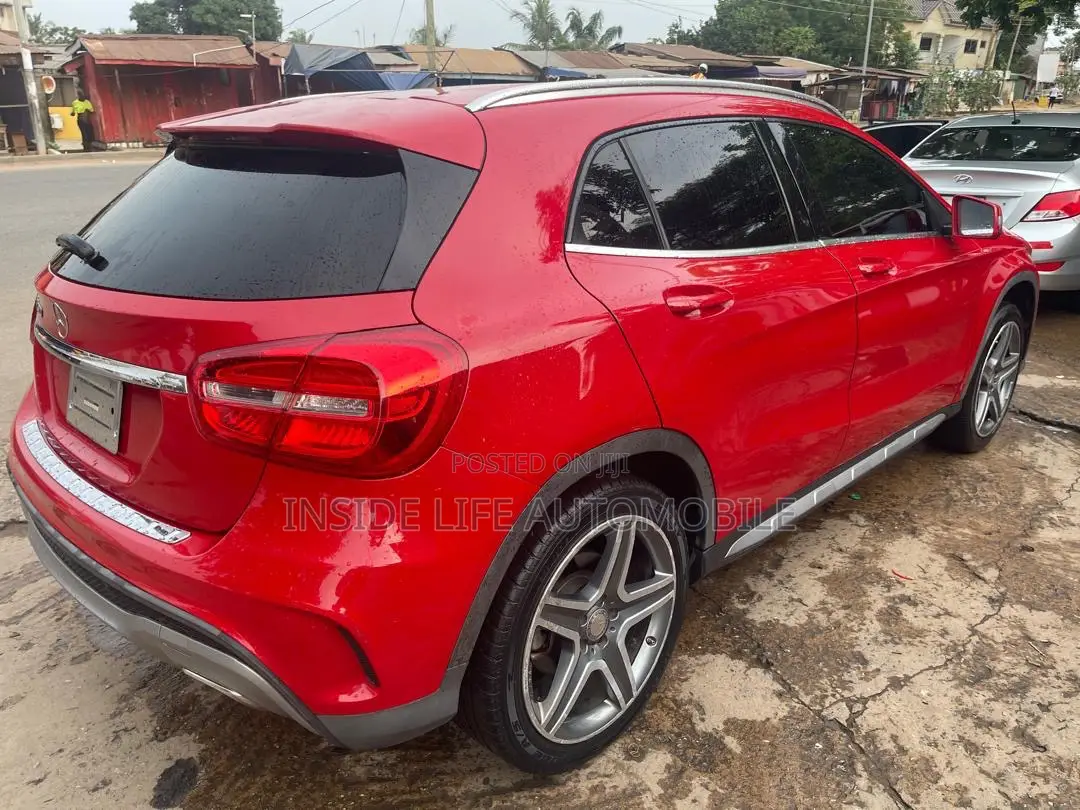 Mercedes-Benz GLA 250 2015 Red