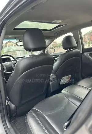 Hyundai Elantra Limited 4dr Sedan (1.8L 4cyl 6A) 2014 Gray