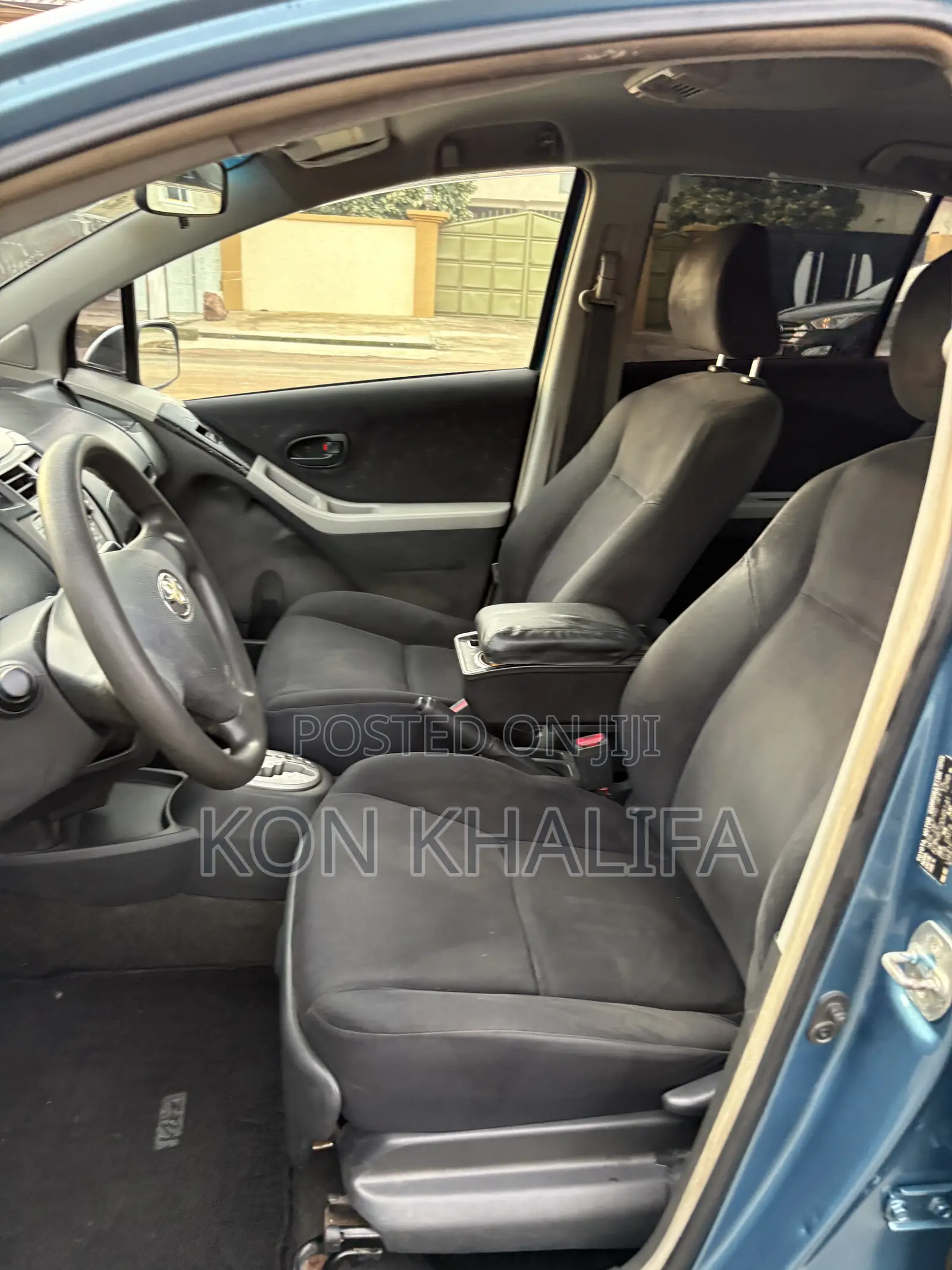 Toyota Vitz 1.5 FWD 5dr 2010 Blue