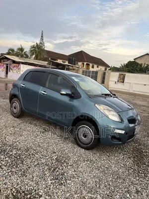 Toyota Vitz 1.5 FWD 5dr 2010 Blue