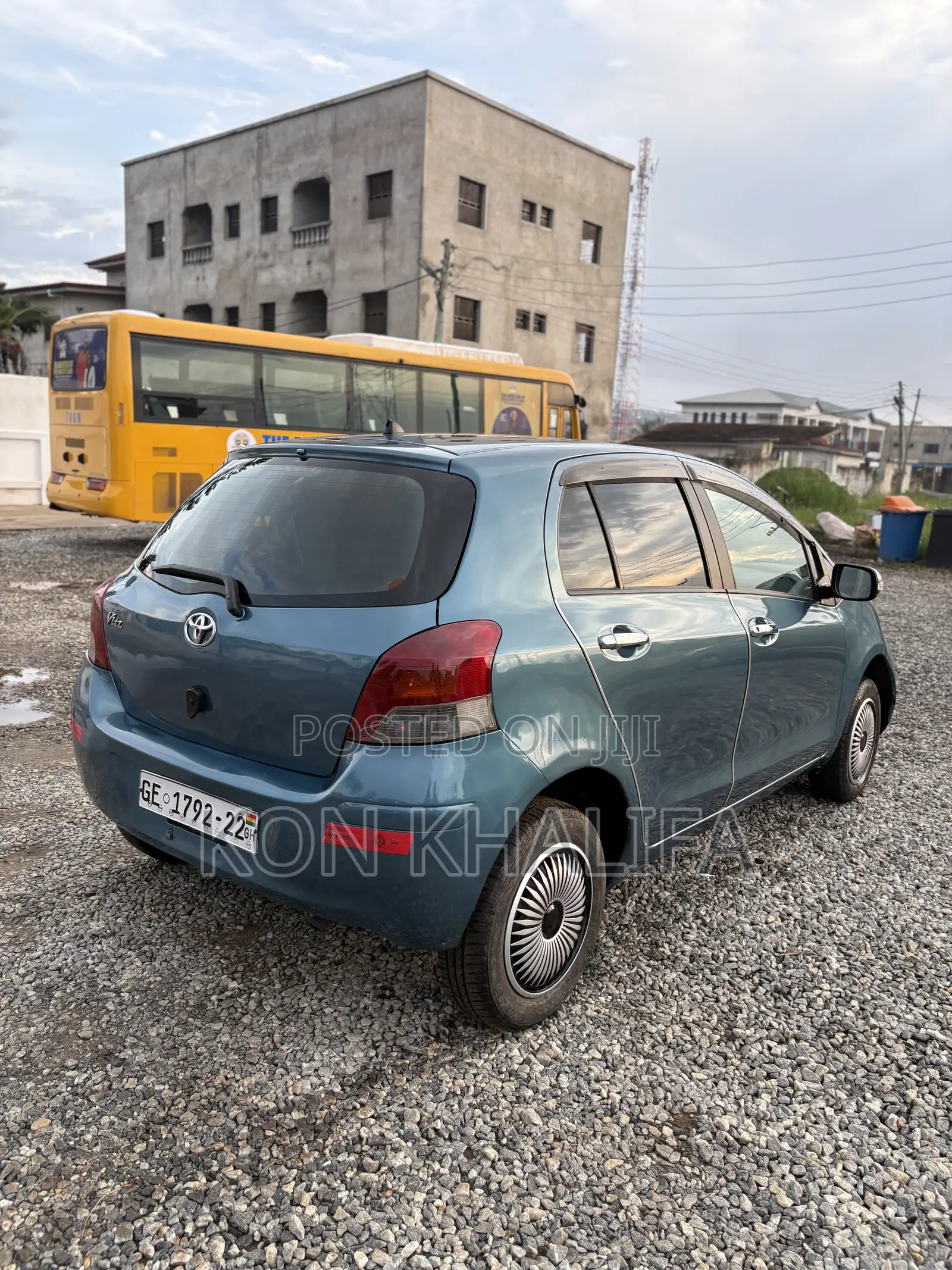 Toyota Vitz 1.5 FWD 5dr 2010 Blue