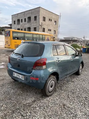 Toyota Vitz 1.5 FWD 5dr 2010 Blue
