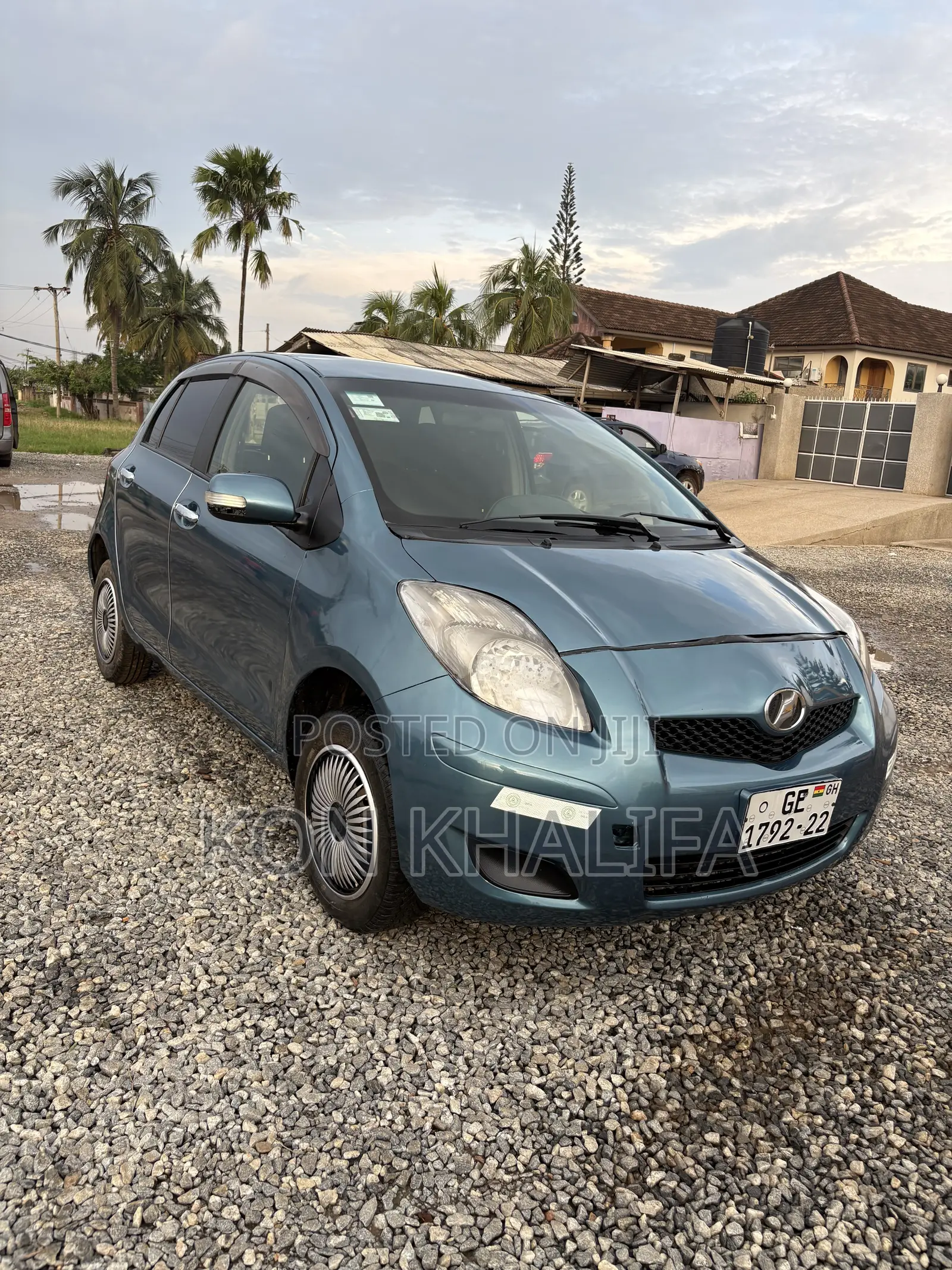 Toyota Vitz 1.5 FWD 5dr 2010 Blue