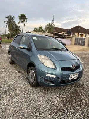 Toyota Vitz 1.5 FWD 5dr 2010 Blue