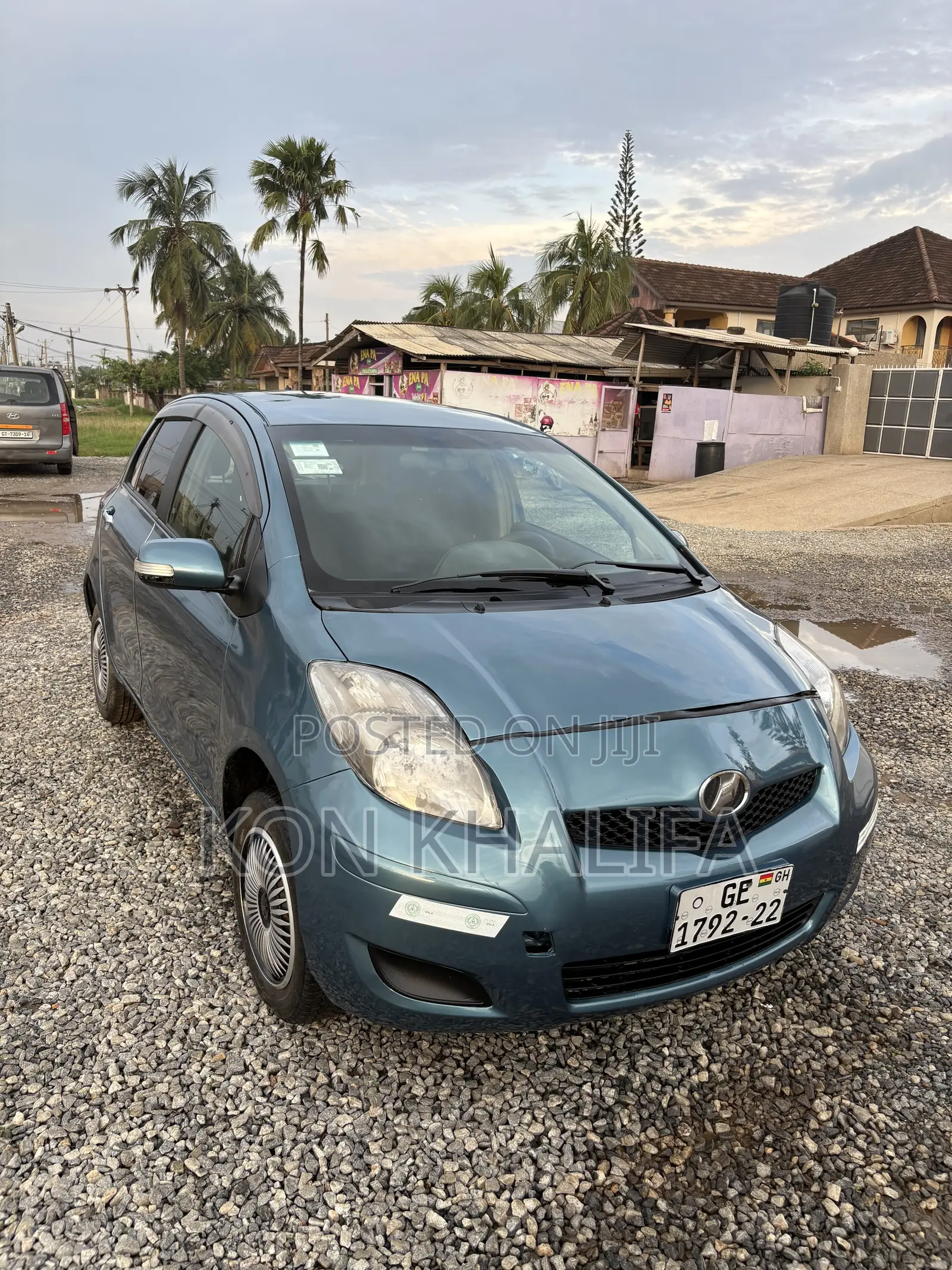 Toyota Vitz 1.5 FWD 5dr 2010 Blue