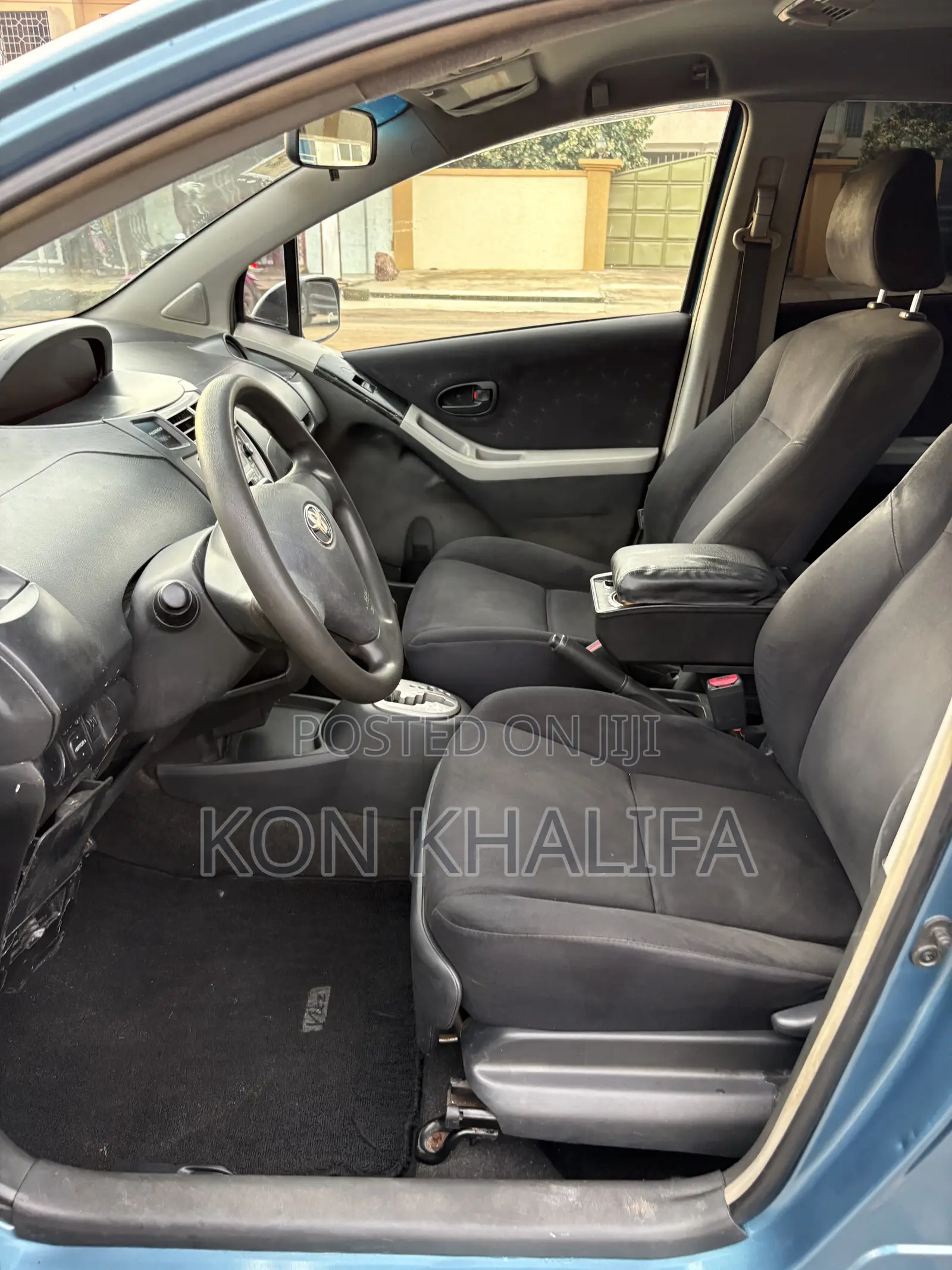 Toyota Vitz 1.5 FWD 5dr 2010 Blue