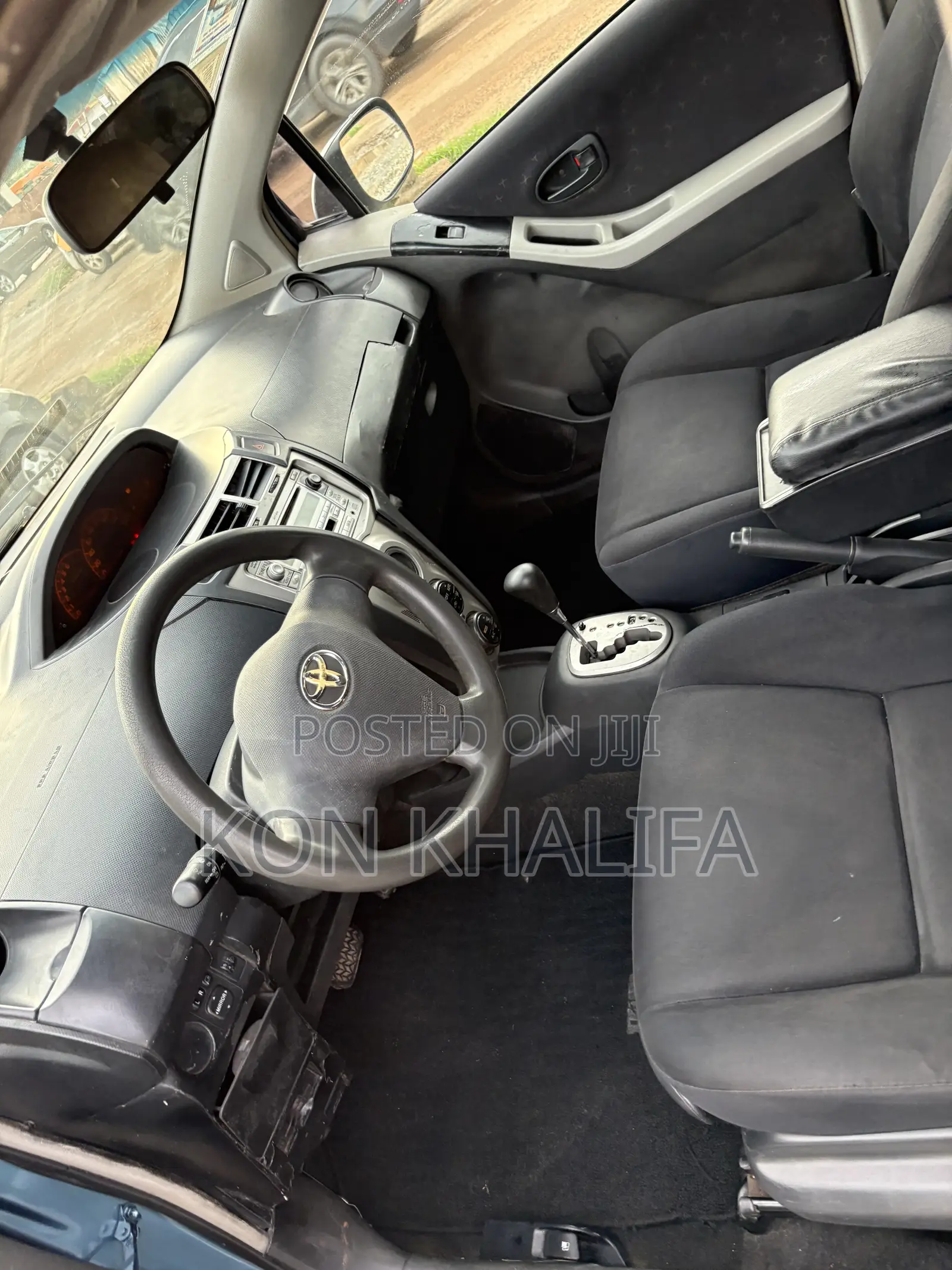 Toyota Vitz 1.5 FWD 5dr 2010 Blue