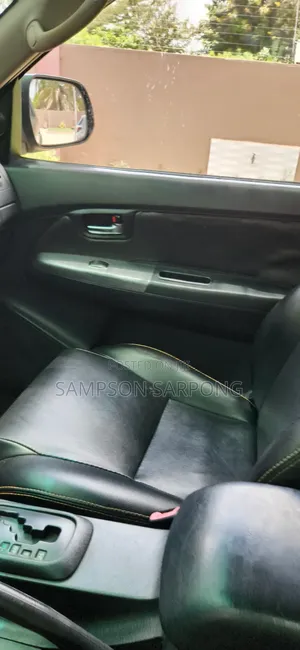 Toyota HiAce 2008 Black