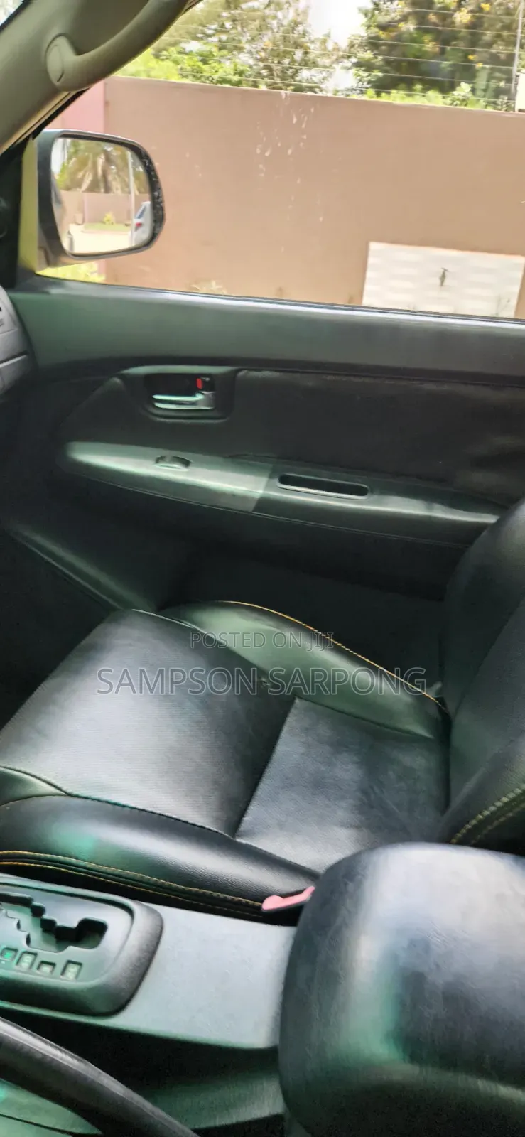 Toyota HiAce 2008 Black