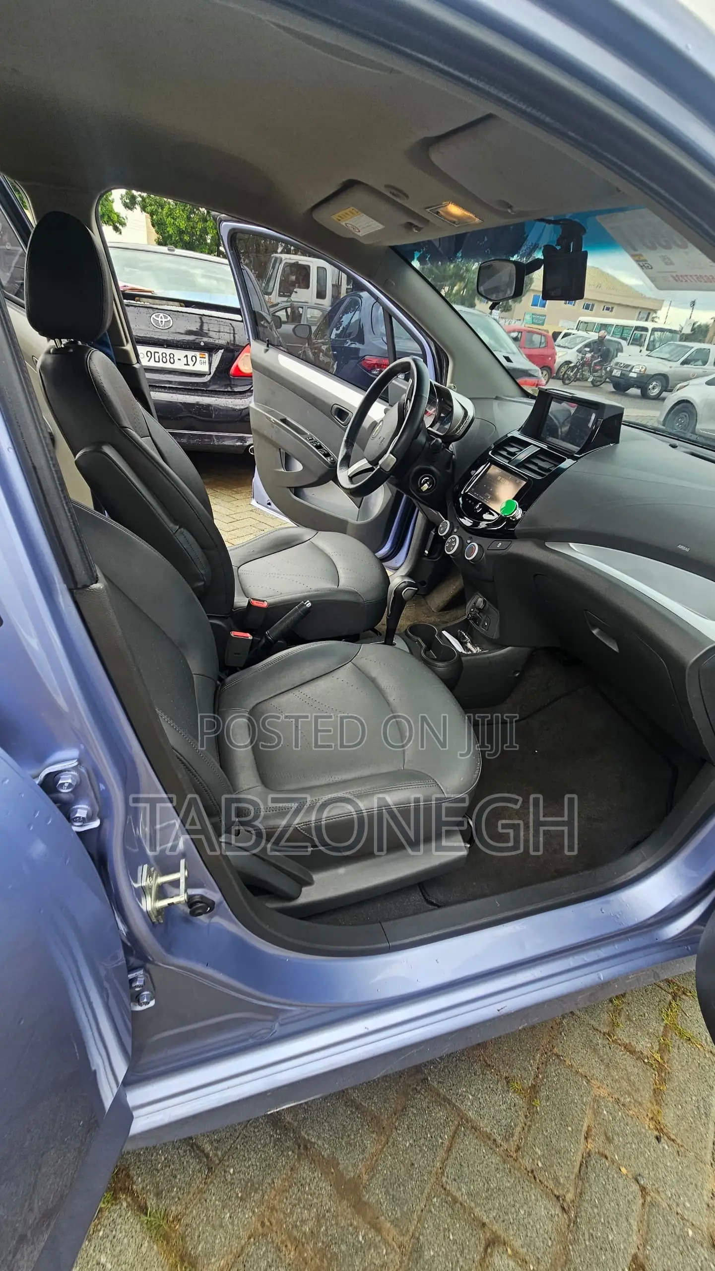 Chevrolet Spark 2LT 4dr Hatchback (1.2L 4cyl CVT) 2015 Purple