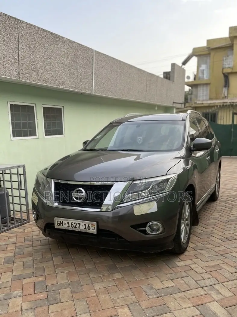 Nissan Pathfinder SV 4dr 4x4 (3.5L 6cyl) 2016 Gray